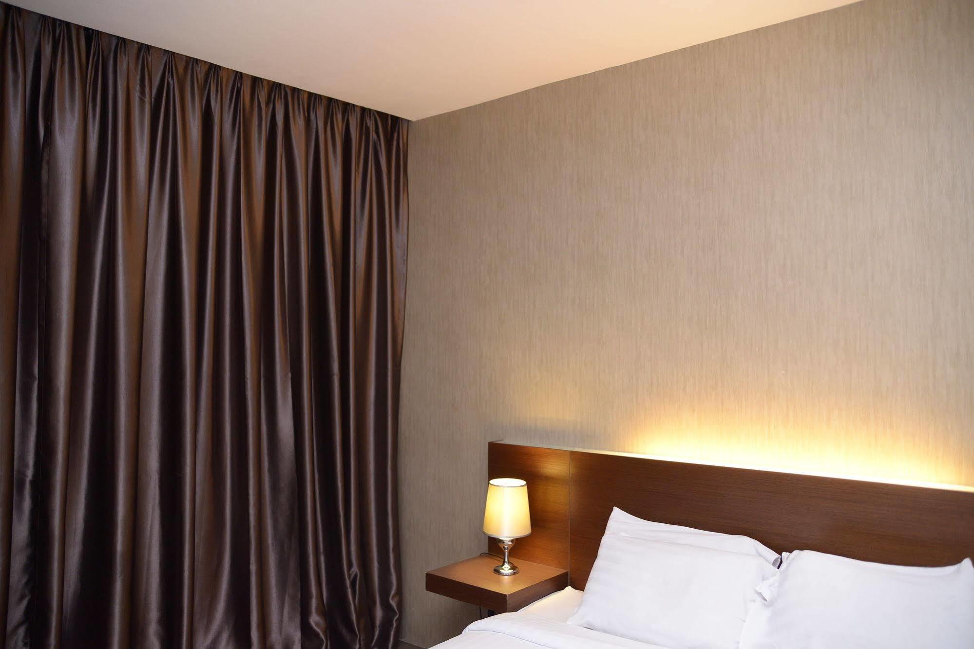 The Marque 3*